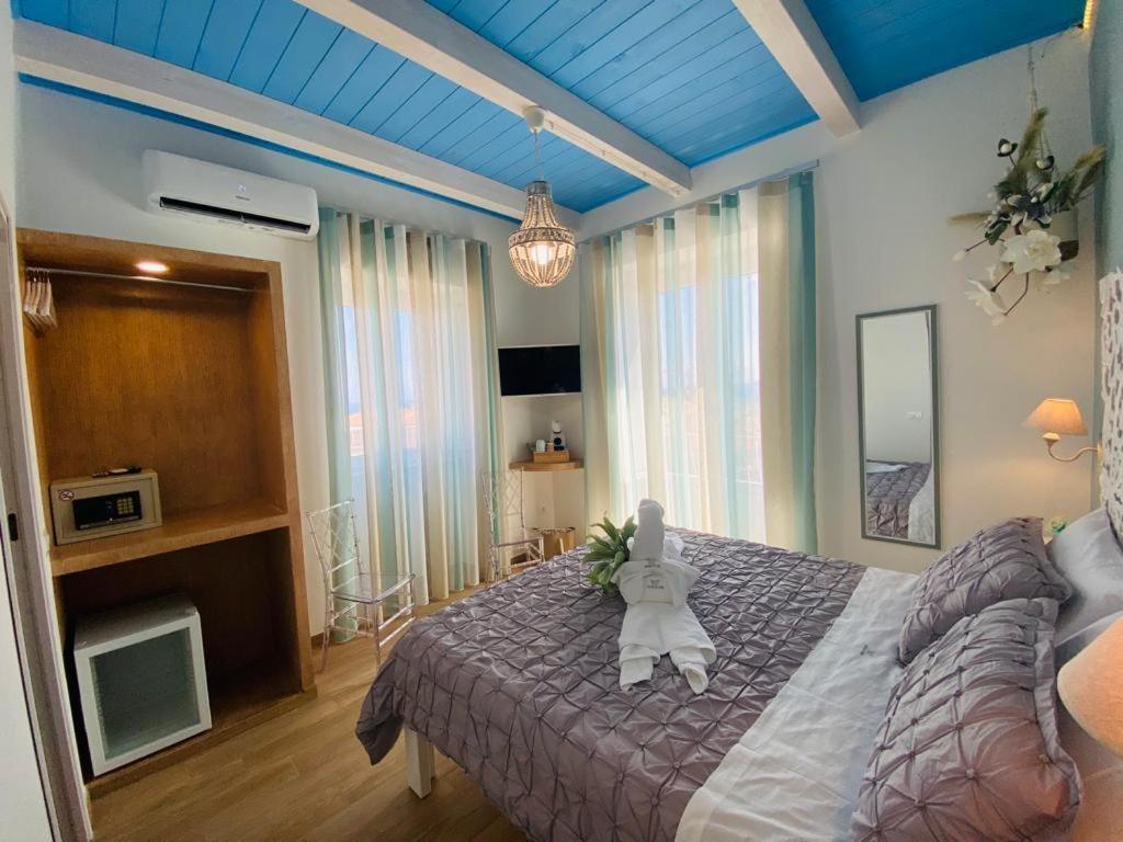 Fior Dei Carmeliti Rooms And Parking Tropea Exterior photo